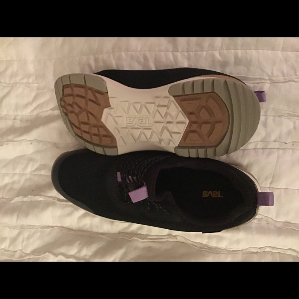 NWT Teva Hiking Tennis Shoes